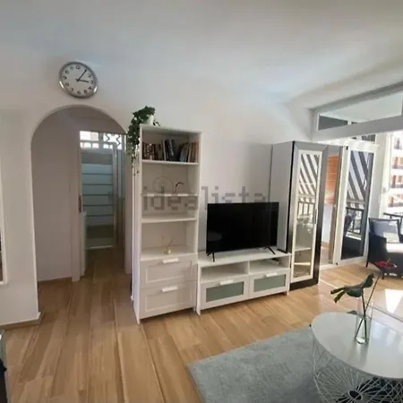 Fayser 301 Close To Beach, Fully Renovated, Air Con Appartement