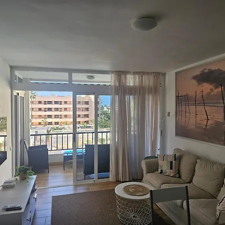 Fayser 301 Close To Beach, Fully Renovated, Air Con *